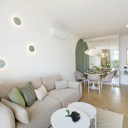 Pistachio By Holiday&sun Apartment