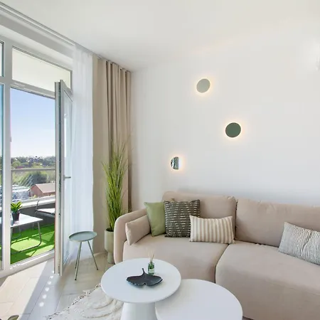 Pistachio By Holiday&sun Apartment